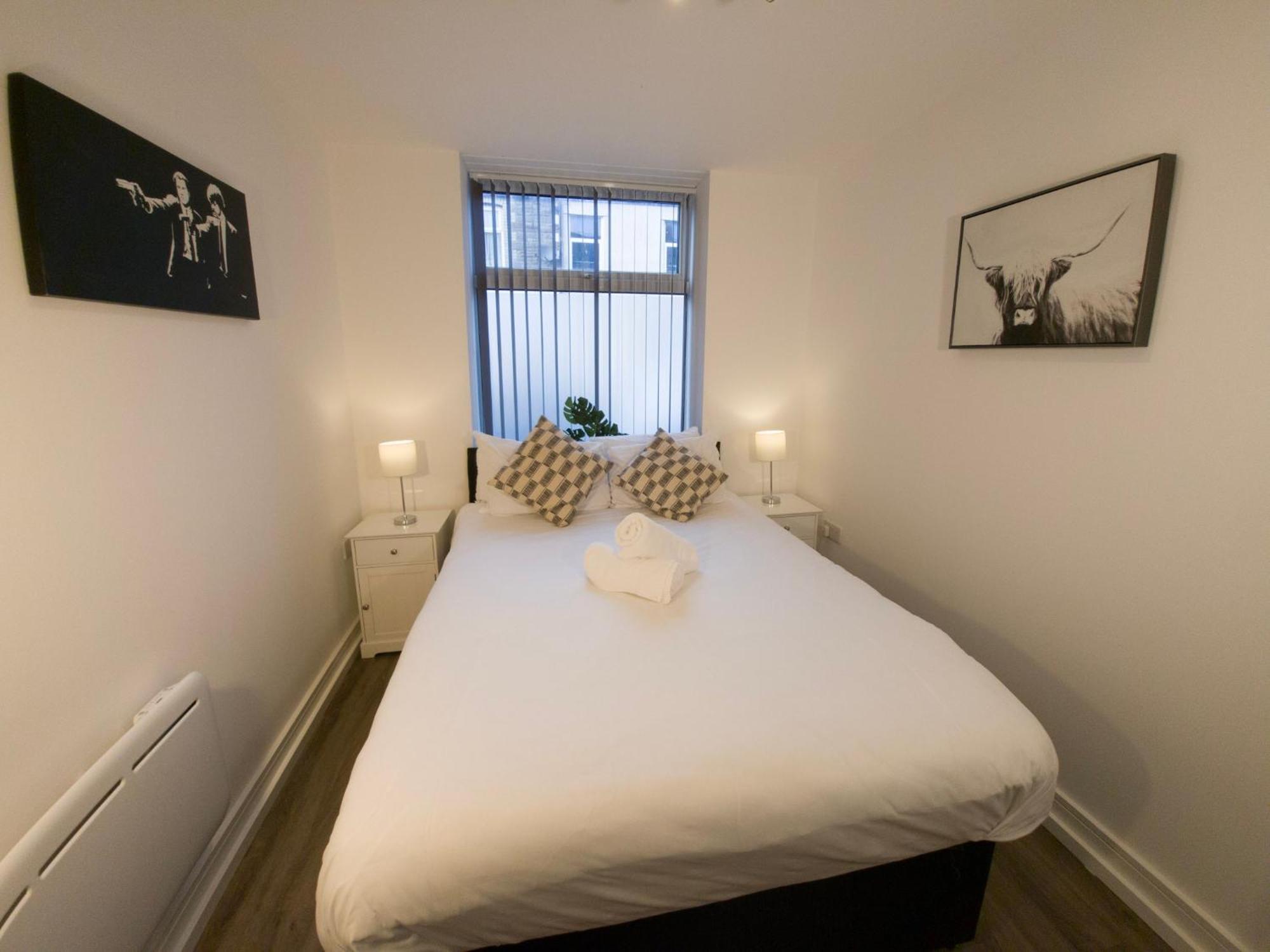 Plenty Of Parking Available; 3 Bedroom Apartment By Property Promise Cardiff Exterior photo
