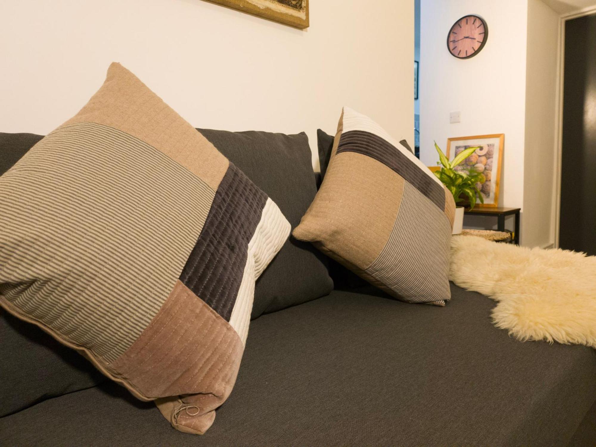 Plenty Of Parking Available; 3 Bedroom Apartment By Property Promise Cardiff Exterior photo