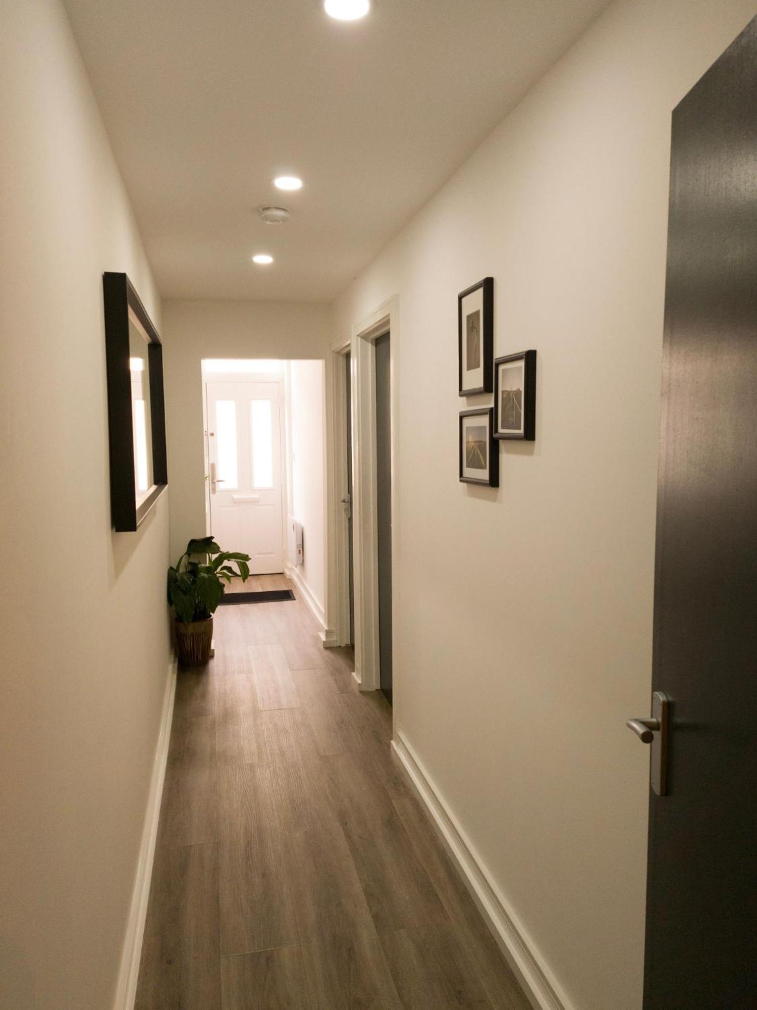 Plenty Of Parking Available; 3 Bedroom Apartment By Property Promise Cardiff Exterior photo